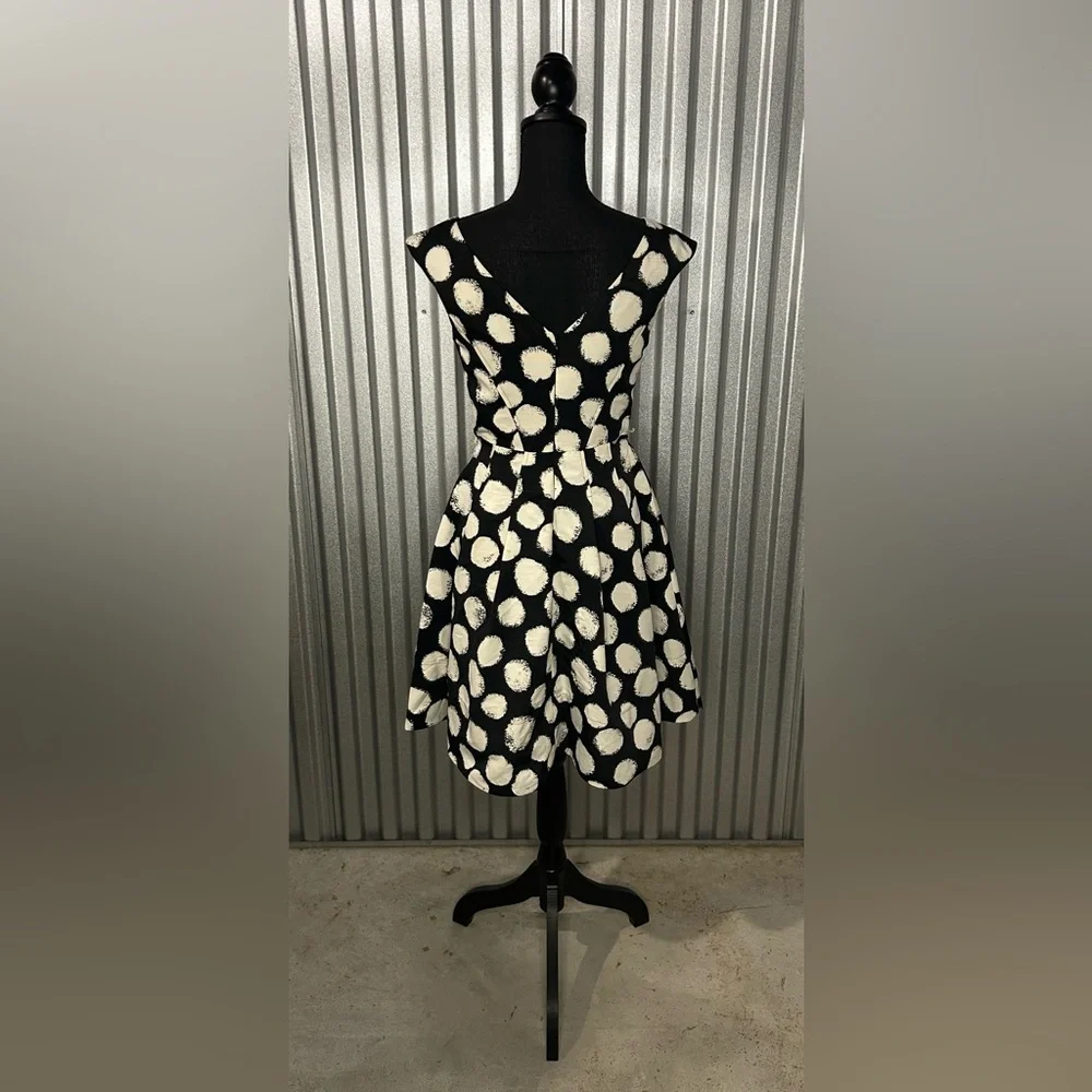 Women’s Eliza J Designer Black White Polka Dot Polyester Sleeveless Dress Size 4 - Picture 2 of 4
